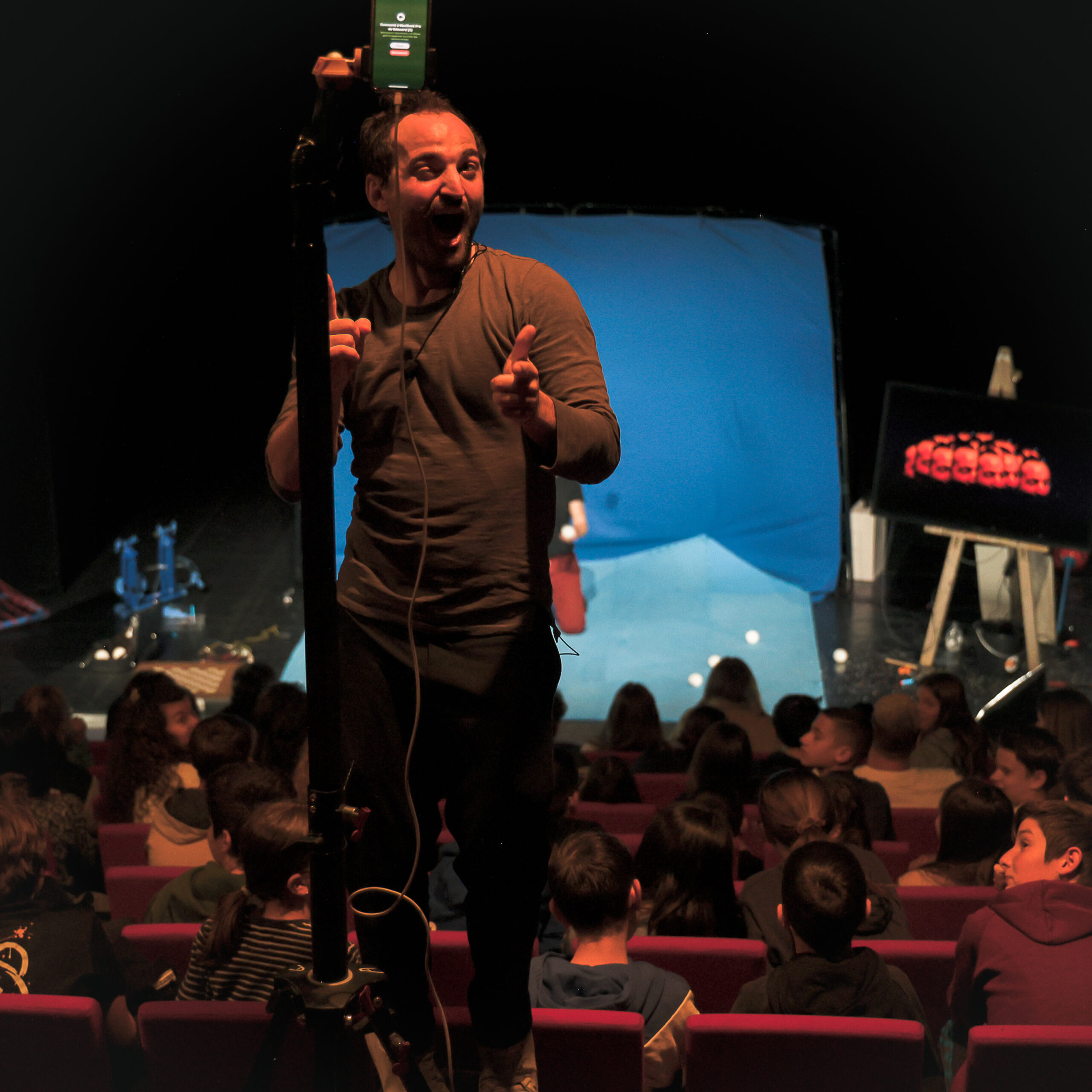 Nous on n'a rien vu venir © Nat Elkeje