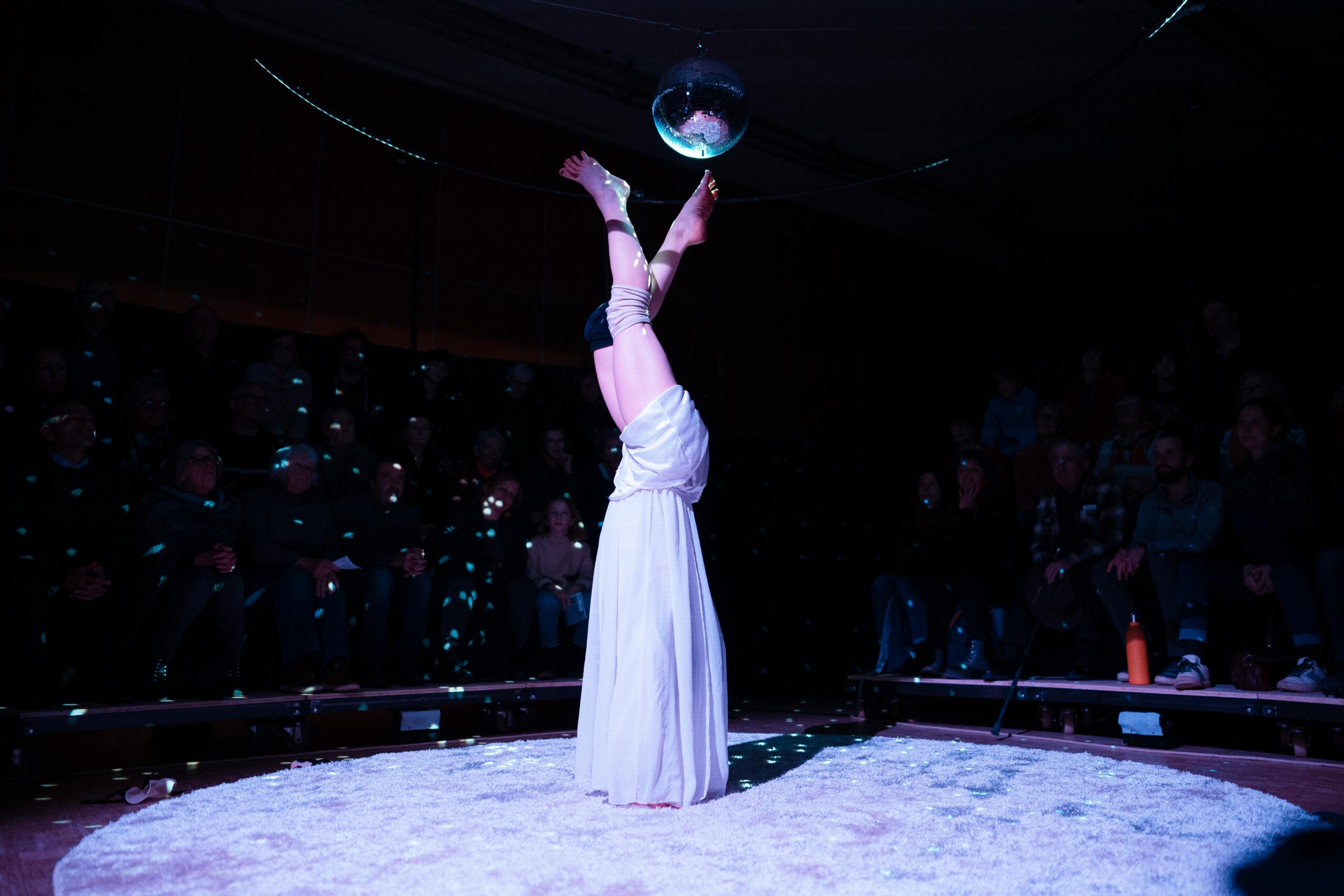 Des nuits pour voir le jOur © Aeline Lluvi